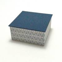 Schachtel klein aber fein - blaue Ornamente mit aufliegendem Leinendeckel und Filzeinlage Bild 1