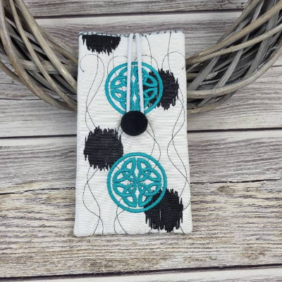 Handytasche / Handyhülle / Smartphonehülle bestickt mit keltischen Knoten