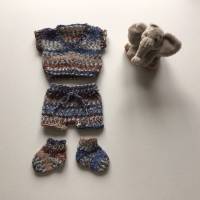 Teddyanzug mit Socken für Größe ca. 26 cm - 28 cm, handgestrickt,4-teilig, Pulli, Hose, Socken, blau/beige gemustert Bild 2