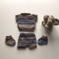 Teddyanzug mit Socken für Größe ca. 26 cm - 28 cm, handgestrickt,4-teilig, Pulli, Hose, Socken, blau/beige gemustert Bild 3