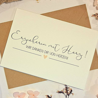 Erzieherin mit Herz Karte – Dankeskarte für Lieblingserzieherin – Geschenk & Gutscheinverpackung – Hochwertige Klappkarte A6 mit Umschlag