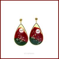 ✮ Weihnachtliche Ohrstecker/-hänger "Christmas" in Tropfenform  Perle und Perlmuttsplitter, grün-weiß-rot, vergo Bild 1
