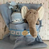 kleine Windeltorte, Elefant mit Windelbaby, Babygeschenk Junge, kreatives Geschenk zur Geburt Bild 3