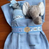 kleine Windeltorte, Elefant mit Windelbaby, Babygeschenk Junge, kreatives Geschenk zur Geburt Bild 8