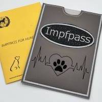Impfpass Hülle für Hunde auf Kunstleder gestickt / Pfote Bild 1