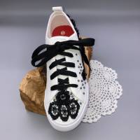 Gr.37 Creme Sneaker mit schwarzer Spitze und Steinchen Bild 2