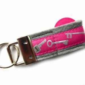 Schlüsselanhänger Schlüssel Keys aus Filz und Webband grau hellgrau schwarz dunkerot pink mit Fach für Einkaufswagenchip Bild 2