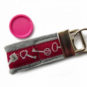 Schlüsselanhänger Schlüssel Keys aus Filz und Webband grau hellgrau schwarz dunkerot pink mit Fach für Einkaufswagenchip Bild 4