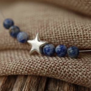 Silberner Stern und blaue Schmucksteine an Edelstahl-Kette - kleines Weihnachtsgeschenk für sie Bild 2