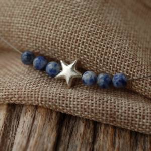 Silberner Stern und blaue Schmucksteine an Edelstahl-Kette - kleines Weihnachtsgeschenk für sie Bild 3