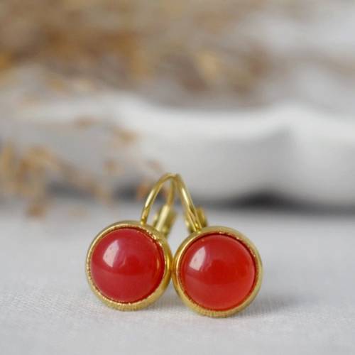 Ohrringe Jade Rot, Gold Edelstein Ohrhänger, zarte kleine runde Hängeohrringe, Rot Gold, Ohrringe Jade Stein hängend, Ja