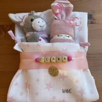 Windeltorte mit Esel und Windelbaby, Babygeschenk Mädchen, kreatives Geschenk zur Geburt, personalisiert Bild 9