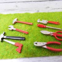 Miniatur Garten Handwerker Werkzeugkiste mit Werkzeug Dekoration oder zum Basteln für den Feengarten Bild 3