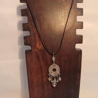 Halskette mit Anhänger ''Münze'' mit böhm. Glasperlen Bild 3