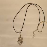 Halskette mit Anhänger ''Münze'' mit böhm. Glasperlen Bild 4