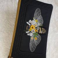 Traumhafte Boho Biene mit Blumen Vollstick Stickdatei Bild 8