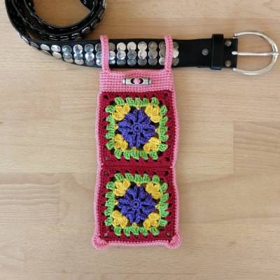 Gürteltasche Handyhülle Handytasche mit Blumen-Grannys aus Baumwolle gehäkelt