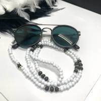 Handgefertigte Brillenkette, black and white mit stylischen Details Bild 1
