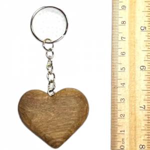 Herz Schlüsselanhänger aus Nussbaumholz mit Lasergravur personalisiert Bild 7