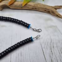 schwarze Surferkette aus Kokos Perlen und Muscheln im Boho Stil für Männer und Frauen, kurze Boho Kette Bild 7