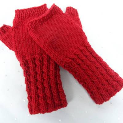 Fingerlose Babyhandschuhe Rot – Handgestrickt aus Merinowolle, Größe wählbar