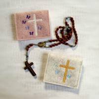 Bestickte Rosenkranztasche aus Filz *Kreuz mit Schmetterlinge *individuell angefertigt Bild 1