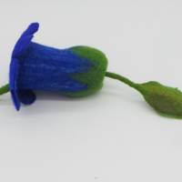 Schlüsseltasche blau - Blume aus Filz, handgearbeitete Schlüsselblume für Blumenfreunde, Filzblüte für Gartenliebhaber Bild 4