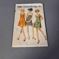 Simplicity Schnittmusterbogen 1970er Jahre - BH Kleid - Größe 38 Bild 1