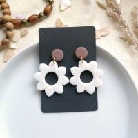 weiße Blumen Ohrringe, große Ohrringe, Statementohrringe aus Polymer Clay Bild 7