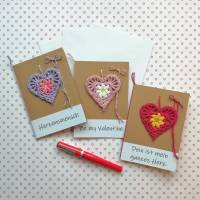 Grußkarte Valentinstag Herzensmensch Herz mit Blümchen gehäkelt mit Wunschtext Bild 2