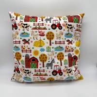 Farbenfroher Kissenbezug für Kinder aus Baumwollstoff mit Bauernhofmotiv, handgemacht Bild 1