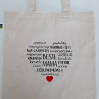 Personalisierte Einkaufstasche aus Bio-Baumwolle in der Farbe natur mit Beste Mama Herz - Muttertag Ostern Bild 1