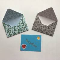 Briefumschläge klein mit Muster, 5 Stück, Mini-Kuverts 9 cm x 6,5 cm, grau gemustert oder grüne Blätter Bild 1