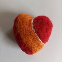 Herz aus Styropor Nadel gefilzt groß rot-orange-weiß Bild 2