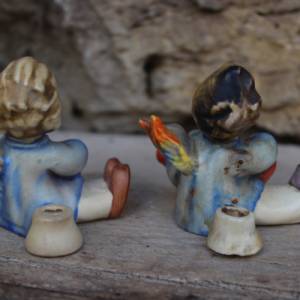 2er Set kleine Hummel Goebel Engel Kerzenleuchter mit Laute Keramikfigur Vintage 60er Jahre Bild 3