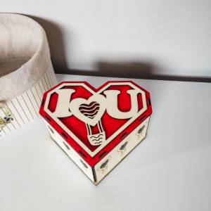 Große Geschenkbox Love aus Holz | Holzbox Geschenkverpackung mit Herz | Verpackung für Geschenke Bild 1
