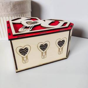 Große Geschenkbox Love aus Holz | Holzbox Geschenkverpackung mit Herz | Verpackung für Geschenke Bild 4