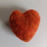 Herz aus Styropor Nadel gefilzt groß orange-meliert Bild 1