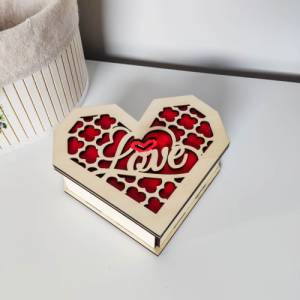 Geschenkbox Love aus Holz | Holzbox Geschenkverpackung mit Herz | Verpackung für Geschenke Bild 1