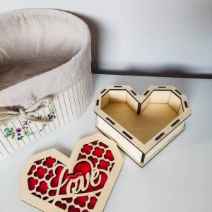 Geschenkbox Love aus Holz | Holzbox Geschenkverpackung mit Herz | Verpackung für Geschenke Bild 5