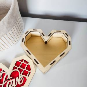 Geschenkbox Love aus Holz | Holzbox Geschenkverpackung mit Herz | Verpackung für Geschenke Bild 6
