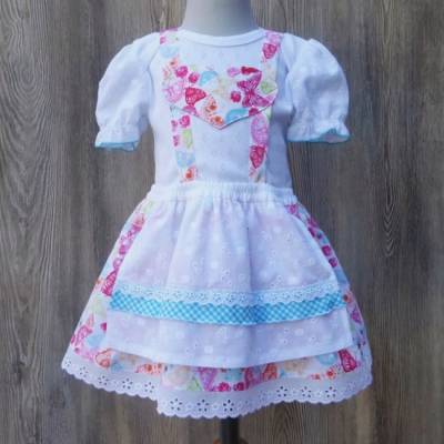 Brautmädchenkleid im Schmetterlingslook, frühlinghaftes Taufkleid mit Puffärmel, Babybody mit aufgenähtem Dirndlchen