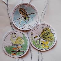 Girlande mit 11 runden Anhängern Motiv Insekten für mehr Artenvielfalt, gezeichnet und aquarelliert Bild 1