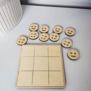 Tic Tac Toe Spiel "Emoji" aus Holz | Brettspiel mit süßen Figuren | Holzspiele für Familie | Geschenke für Kinde Bild 5