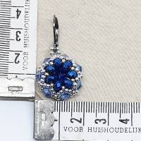 Schillernde Ohrringe in blau-silber Bild 2