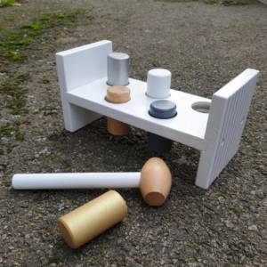 Personalisierte Hammerbank aus Holz mit Lasergravur  Holzspielzeug für Kleinkinder Geschenk zur Geburt Bild 3
