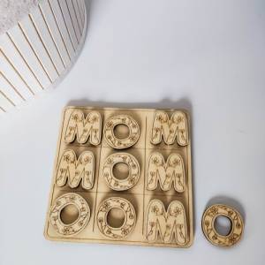 Tic Tac Toe Spiel "MOM" aus Holz | Brettspiel mit süßen Figuren | Holzspiele für Familie | Geschenke für Mütter Bild 2