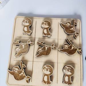 Tic Tac Toe Spiel "Faultier" aus Holz | Brettspiel mit süßen Faultier Figuren | Holzspiele für Familie | Geschen Bild 3