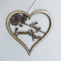 Personalisiertes Holzherz als Hochzeitsdekoration oder Geschenk zum Valentinstag, Herz mit Rose Love und Namen Bild 1
