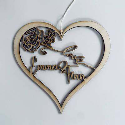 Personalisiertes Holzherz als Hochzeitsdekoration oder Geschenk zum Valentinstag, Herz mit Rose Love und Namen